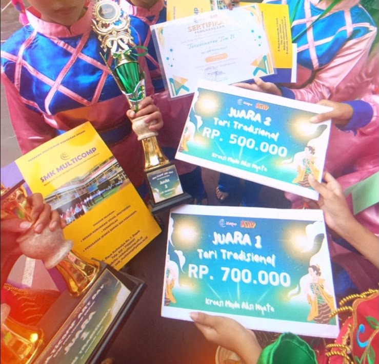 Juara 2 Lomba Tari Tradisional — trofi dan tanda hadiah Rp700.000
